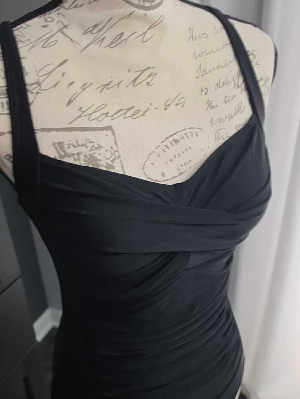 Sleek Black Retro Push-up One-Piece Swimsuit - Picture 7 of 11